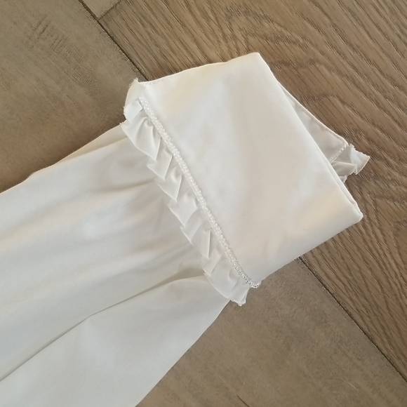 Peter Nygard womens blouse with pearl snaps and pleated accents. Cuffed sleeves - Picture 4 of 6